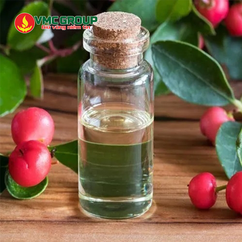 Methyl salicylate có dạng lỏng không màu hoặc vàng nhạt
