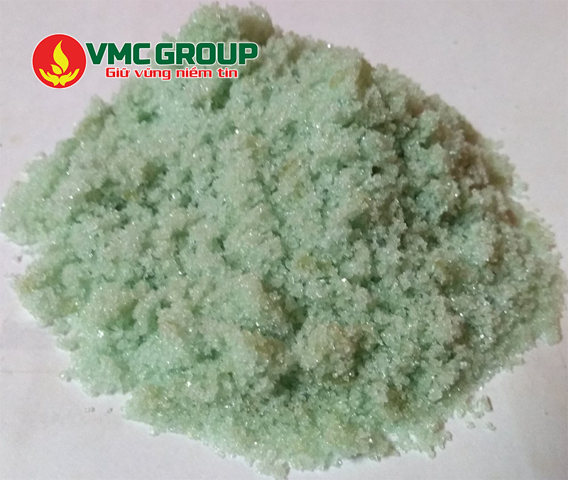 Sắt 2 Sunfat có dạng bột màu xanh nhạt