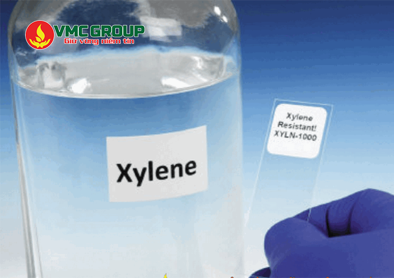 Xylene có dạng lỏng không màu và mùi thơm