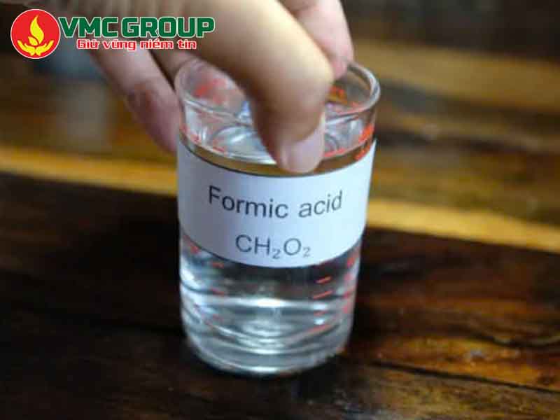 Acid Formic có dạng lỏng không màu