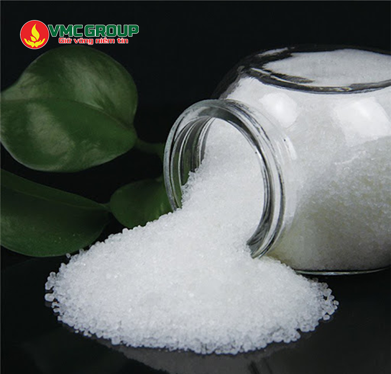 Amoni sunfat có dạng hạt màu trắng
