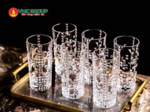 Zinc dihydrogen phosphate được dùng trong sản xuất thủy tinh